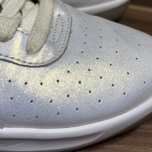 Puma white shimmery sneakers. - Picture 14 of 14